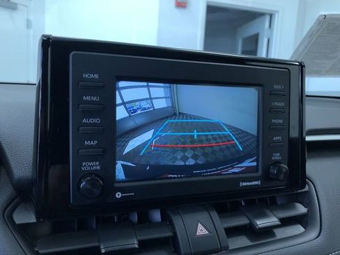 Used 2022 Toyota RAV4 XLE image 21