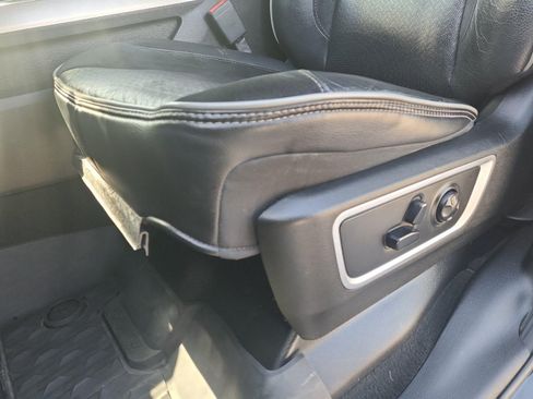 Used 2019 RAM 1500 Laramie AWD/4WD image 13