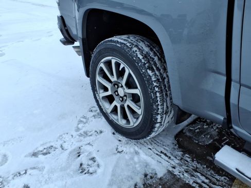 Used 2022 GMC Canyon Denali image 6