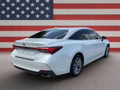 Used 2020 Toyota Avalon XLE w/ Moonroof Package FWD image 4