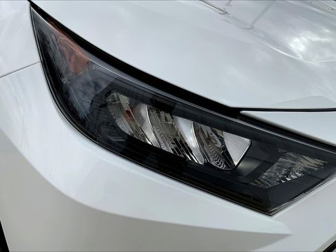 Used 2022 Toyota RAV4 LE AWD/4WD image 27