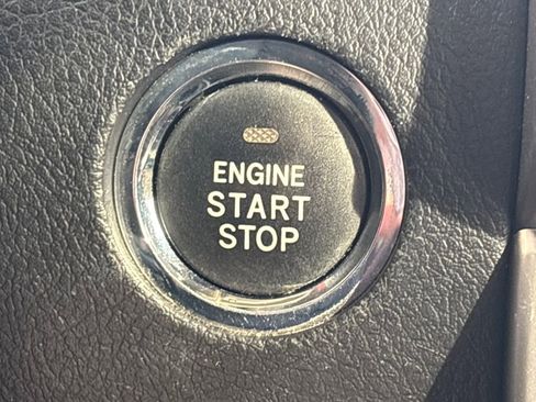 Used 2014 Toyota 4Runner Limited image 19