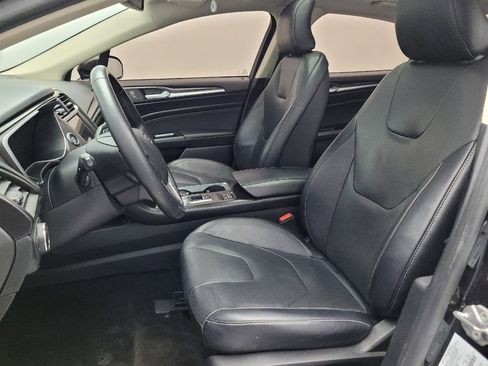 Used 2018 Ford Fusion Titanium image 17