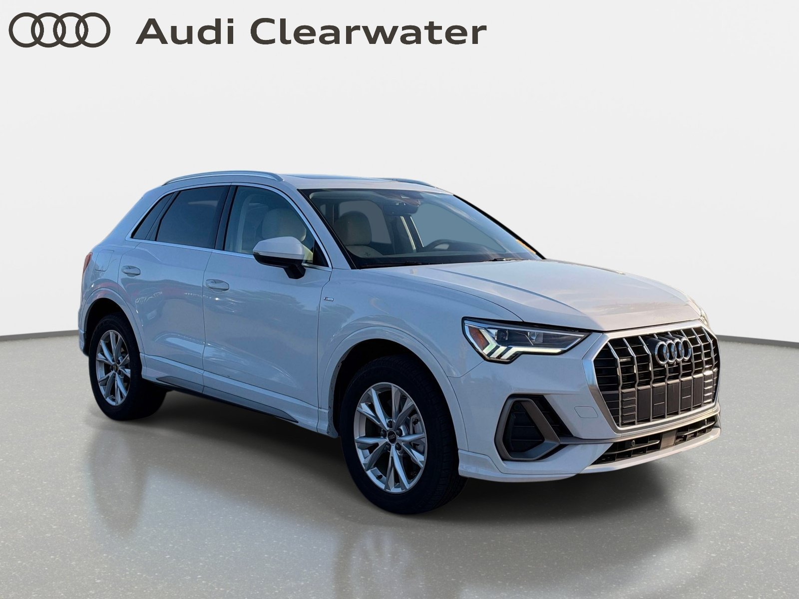 Used 2024 Audi Q3 2.0T Premium Plus w/ Premium Plus Package AWD/4WD image 4