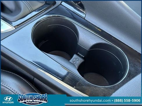 Certified 2023 Hyundai Elantra Limited w/ Preferred Accessory Package image 34