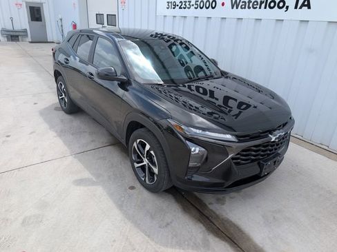 Used 2024 Chevrolet Trax RS FWD image 6