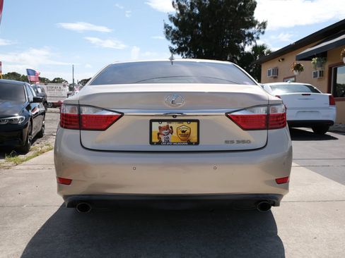 Used 2015 Lexus ES 350 w/ Premium Package FWD image 6