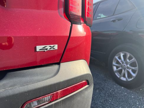 Used 2023 Kia Sorento LX image 5