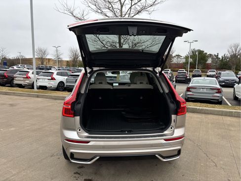 Used 2024 Volvo XC60 B5 Core w/ Climate Package image 5