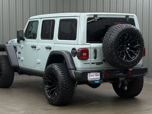 Used 2024 Jeep Wrangler Unlimited AWD/4WD image 3