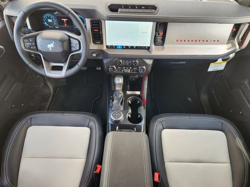 New 2026 Ford Bronco Outer Banks w/ Sasquatch Package image 18