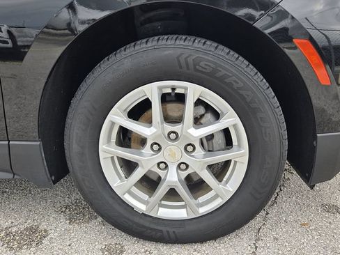 Used 2023 Chevrolet Equinox LT FWD image 9