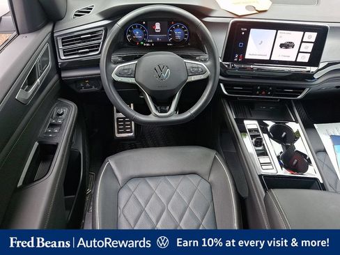 Certified 2025 Volkswagen Atlas Cross Sport SEL Premium R-Line AWD/4WD image 15
