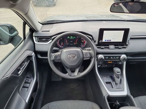 Used 2024 Toyota RAV4 XLE FWD image 27