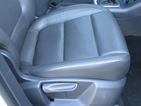 Used 2016 Volkswagen Tiguan S image 11