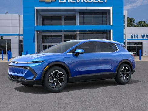 New 2026 Chevrolet Equinox EV LT image 2