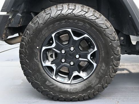 Used 2022 Jeep Wrangler Unlimited Rubicon 4xe w/ Dual Top Group image 13