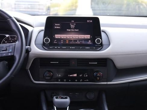 Used 2025 Nissan Rogue SV AWD/4WD image 26