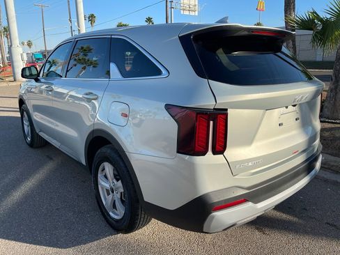 New 2026 Kia Sorento LX FWD image 5