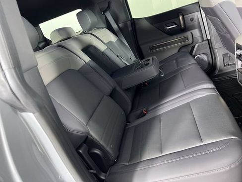 Certified 2025 GMC Hummer EV 3X w/ LPO, Sport Package AWD/4WD image 28