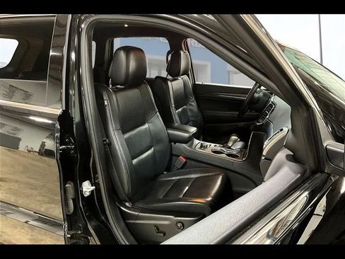 Used 2019 Jeep Grand Cherokee Limited image 25