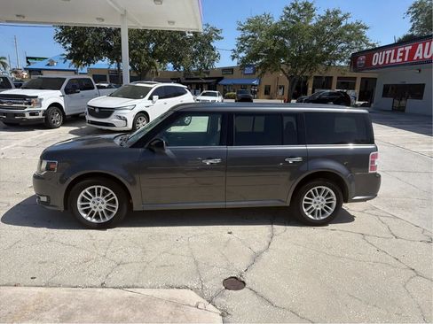 Used 2018 Ford Flex SEL w/ Equipment Group 202A FWD image 6