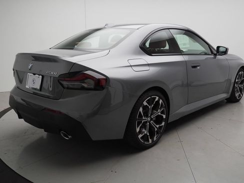 Used 2025 BMW 230i Coupe RWD image 3