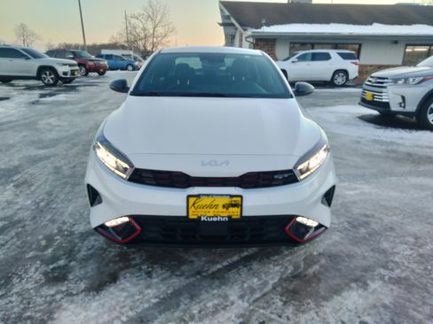 Used 2023 Kia Forte GT image 3