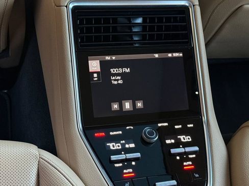 Used 2018 Porsche Panamera 4 image 14