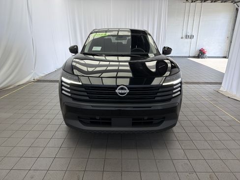 Used 2025 Nissan Kicks SV w/ Illumination Package FWD image 2