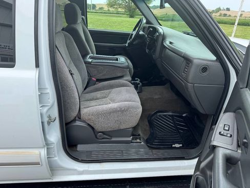 Used 2006 Chevrolet Silverado 1500 LT w/ Light Duty Power Package AWD/4WD image 17