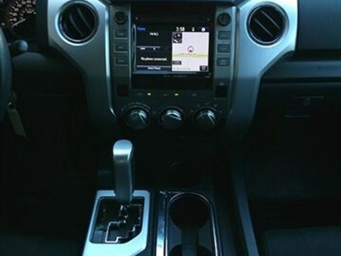 Used 2018 Toyota Tundra SR5 image 37