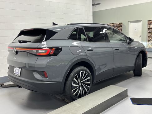 New 2025 Volkswagen ID.4 Pro image 8
