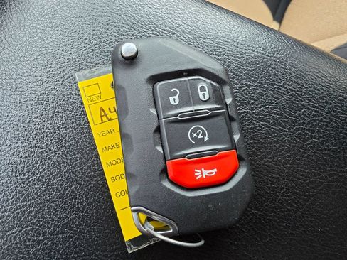 Used 2022 Jeep Wrangler Unlimited Sport AWD/4WD image 28