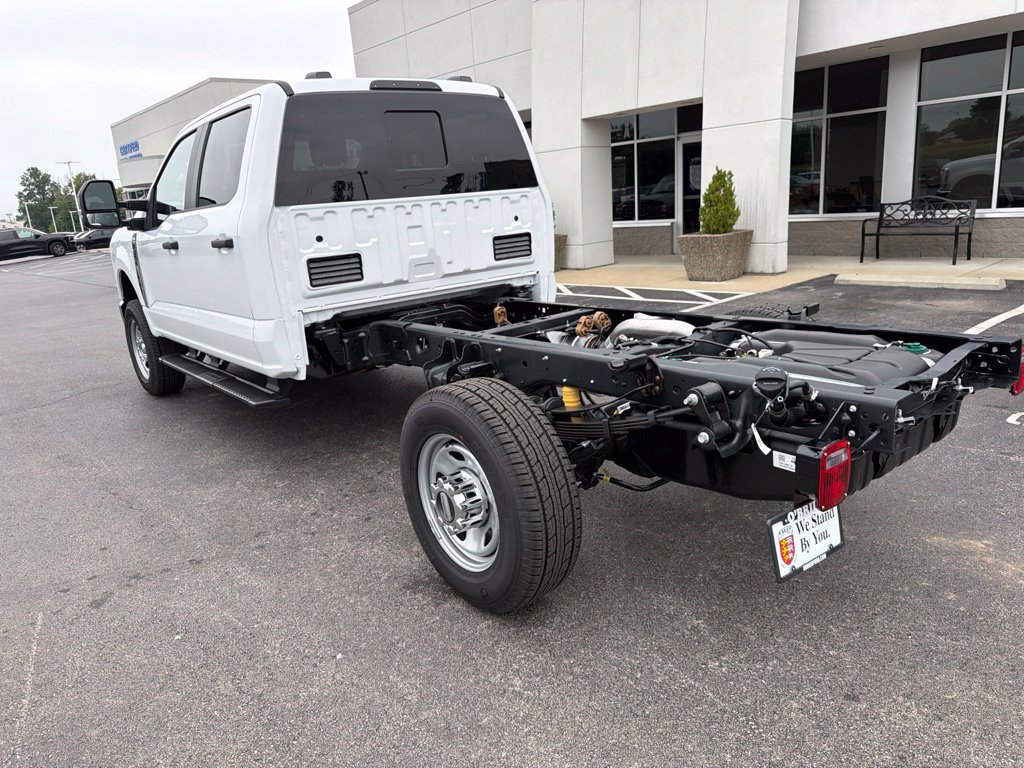 New 2026 Ford F350 XL w/ XL Chrome Package AWD/4WD image 3
