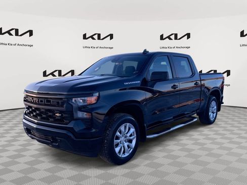 Used 2023 Chevrolet Silverado 1500 Custom image 1