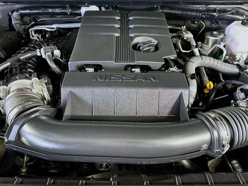 Used 2024 Nissan Frontier SV w/ Technology Package image 9