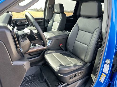 Used 2025 Chevrolet Silverado 1500 RST AWD/4WD image 11