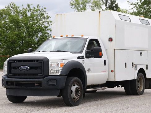 Used 2016 Ford F550 2WD Regular Cab Super Duty image 4