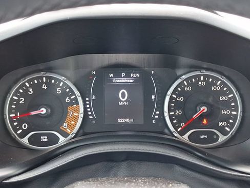 Used 2020 Jeep Renegade Latitude FWD image 11