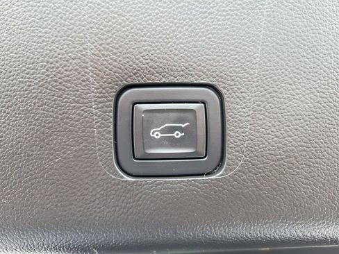 Certified 2023 Chevrolet Traverse Premier image 22