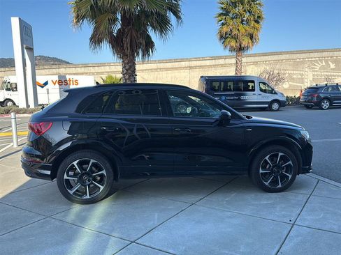 Used 2025 Audi Q3 2.0T Premium Plus w/ Premium Plus Package image 5