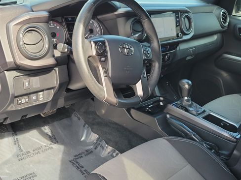 Used 2023 Toyota Tacoma TRD Sport w/ Technology Package AWD/4WD image 9