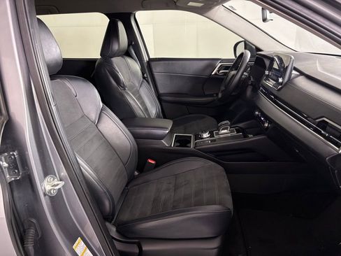 Used 2024 Mitsubishi Outlander SE image 44