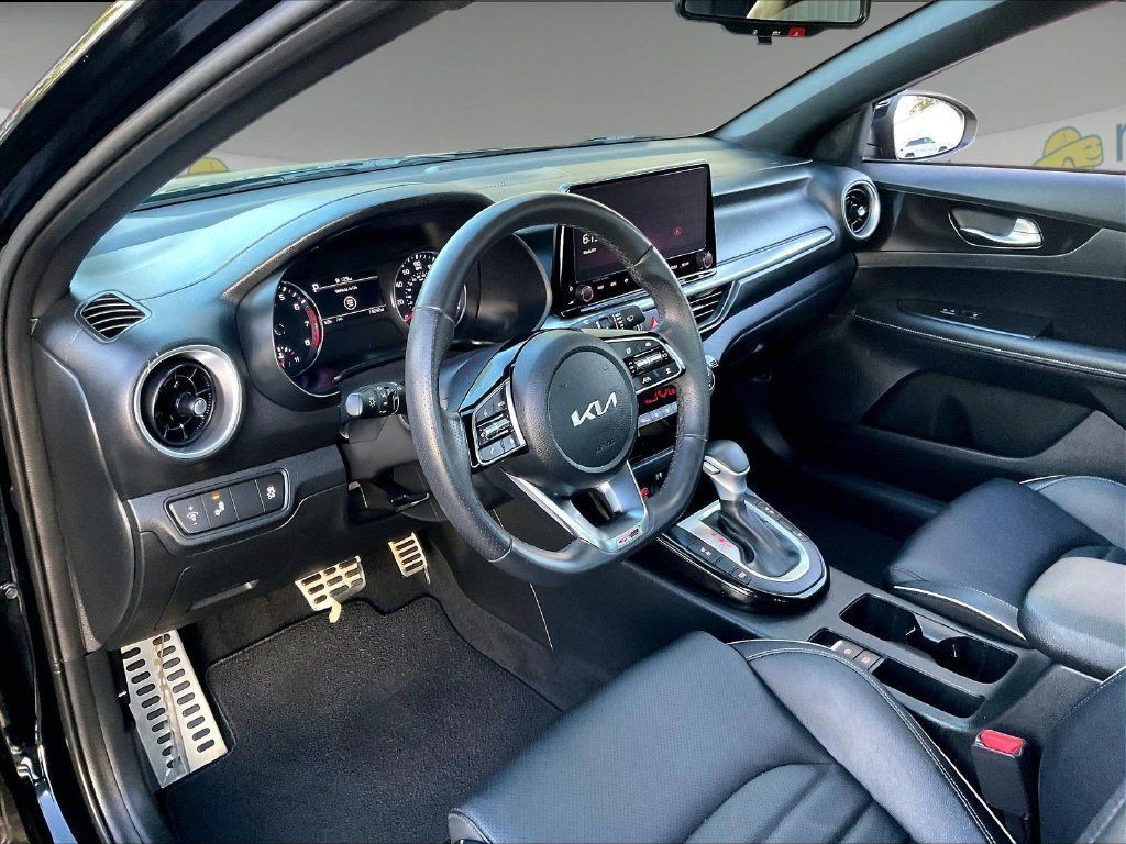 Used 2024 Kia Forte GT-Line w/ GT-Line Premium Package FWD image 8