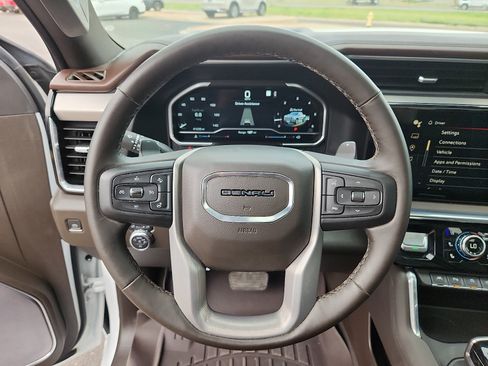 Used 2023 GMC Sierra 1500 Denali w/ Denali Reserve Package AWD/4WD image 16