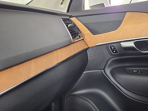 Certified 2023 Volvo XC90 B6 Plus AWD/4WD image 28