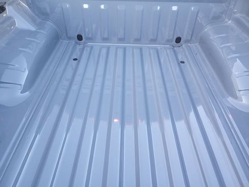 Used 2025 Nissan Frontier PRO-4X image 15