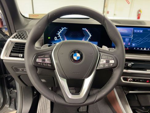 New 2026 BMW X5 sDrive40i image 17