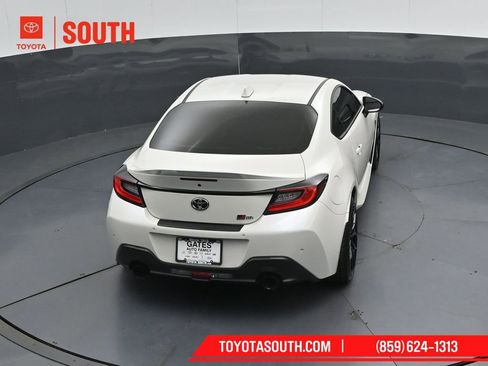 Used 2025 Toyota GR86 Premium w/ Performance Package RWD image 38